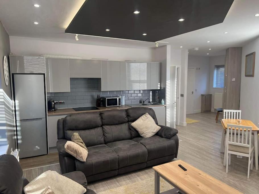 1 Bedroom Flat, Fully Furnished 赫尔河畔京士顿 外观 照片
